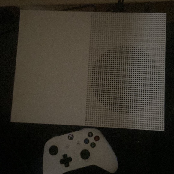Xbox - Picture 2 of 2